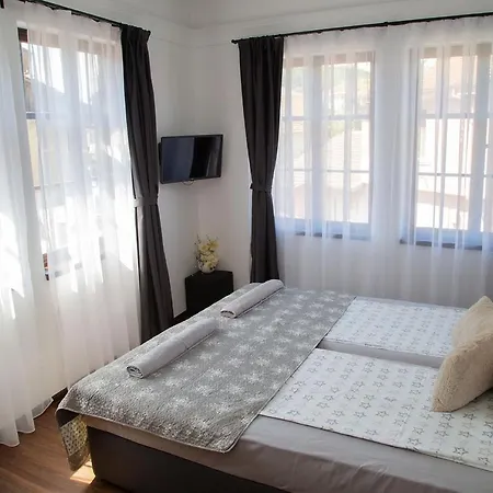 Hotel Соколови Къщи *